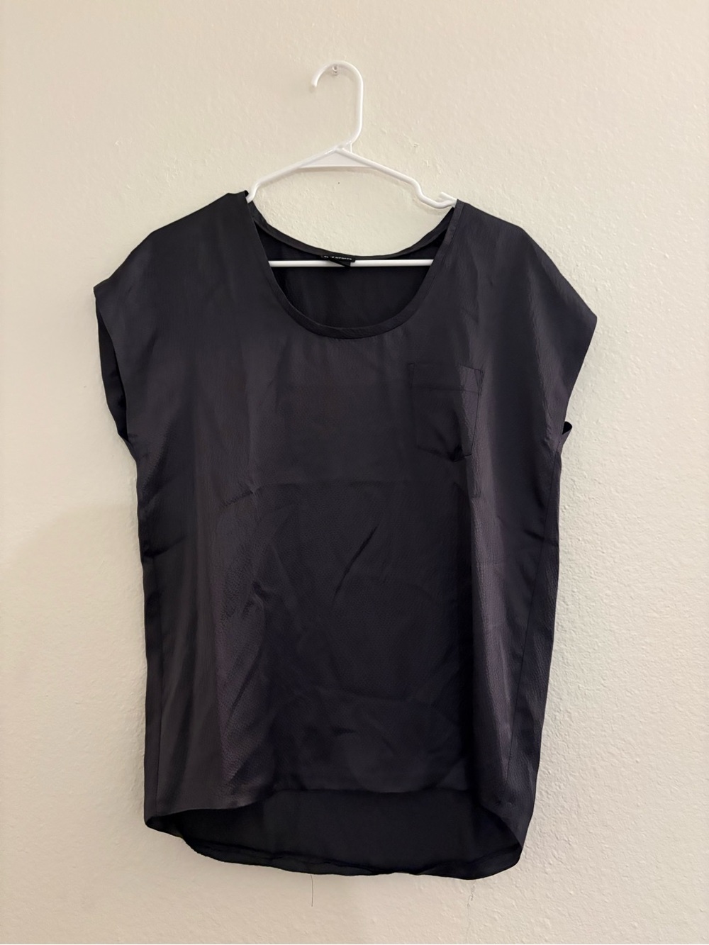 Club Monaco 100% Silk Short Sleeve Top